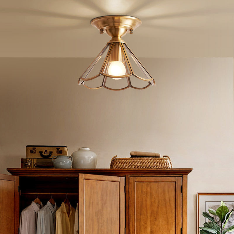 Single-Bulb Flush Mount Lighting Minimalism Scalloped Metal Semi Flush Mount in Brass