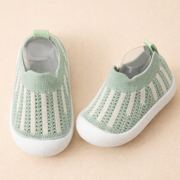 Kids Trainers Breathable Mesh Slip On Shoes Non Slip Lightweight