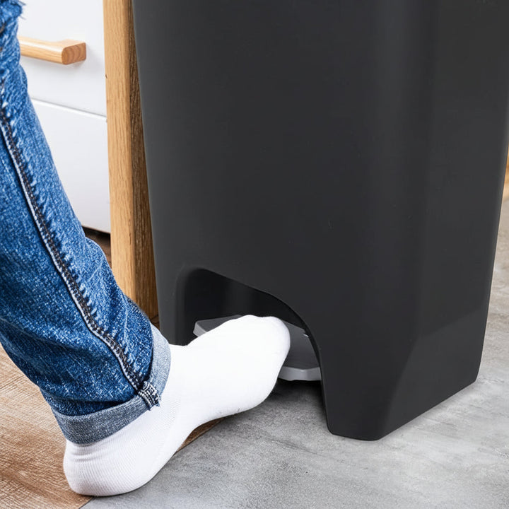 13 Gallon White Kitchen Trash Can Step Pedal Odor Protection