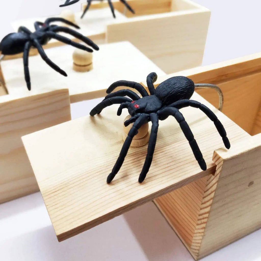 Halloween Toys Prank Spider Box Fun Trick Decoration