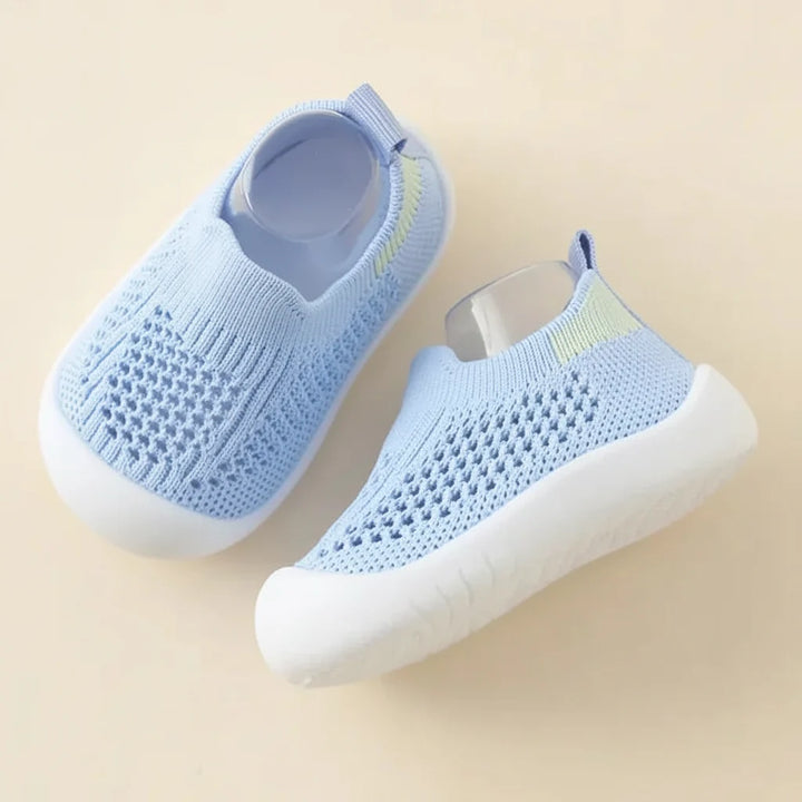 Kids Trainers Breathable Mesh Slip On Shoes Non Slip Lightweight