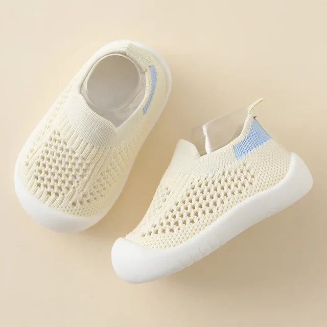 Kids Trainers Breathable Mesh Slip On Shoes Non Slip Lightweight